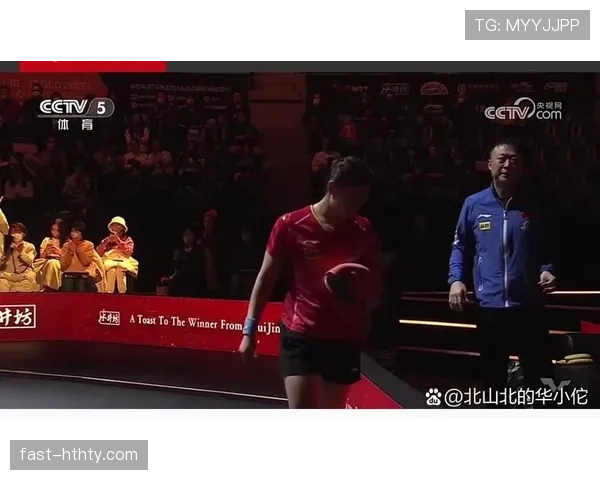 如何准确判定篮球比赛中双方球员同时出界的情形？